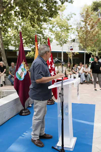 La placa y el monolito, foto 4 de 123